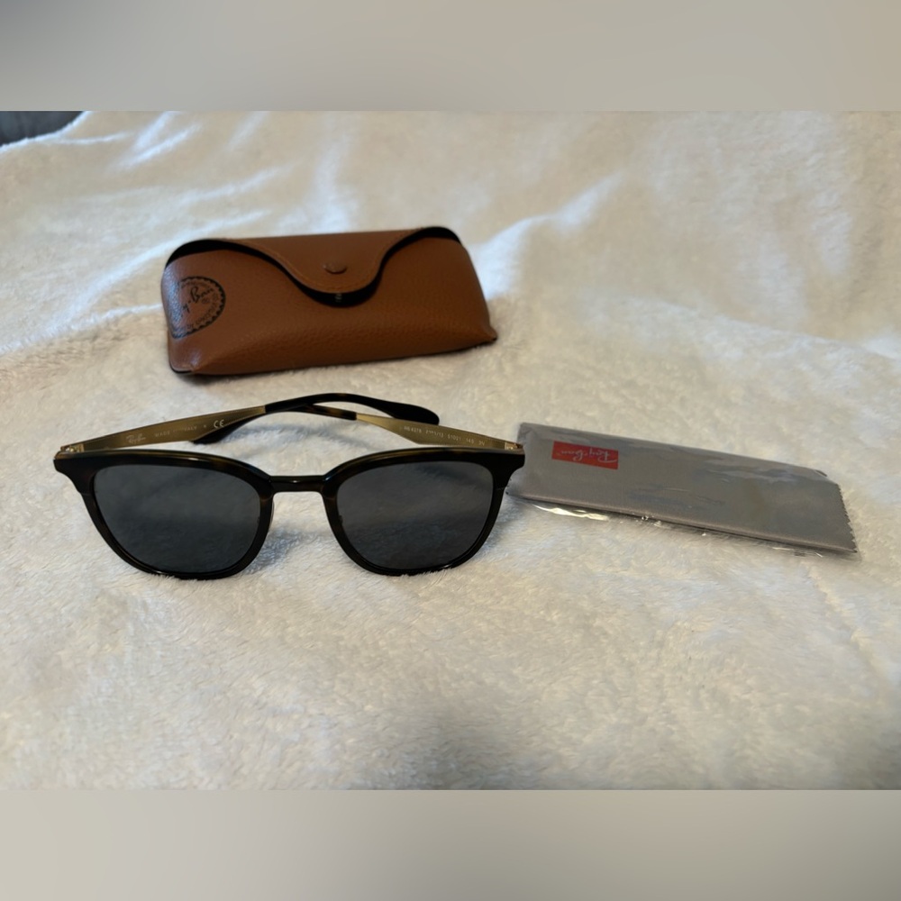 Ray-ban Sunglasses - Picture 7 of 7